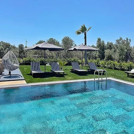 Holiday home Ultra Lueks Havuzlu Cesme
