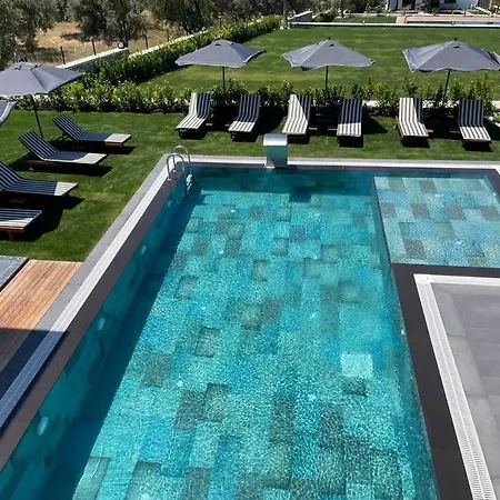 Ultra Lueks Havuzlu * Cesme