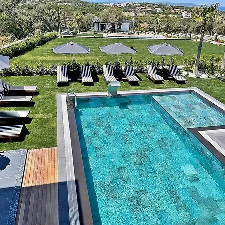 Holiday home Ultra Lueks Havuzlu *